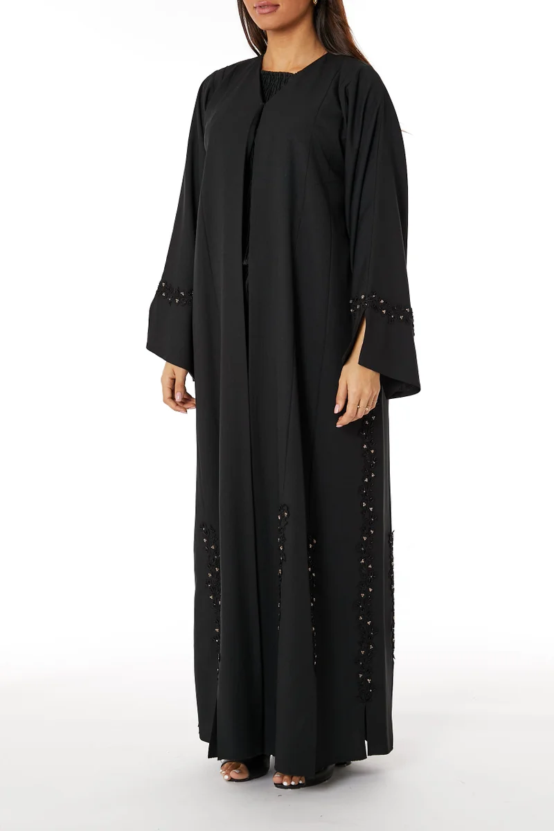 Moistreet Embroidered Flared Sleeve Abaya