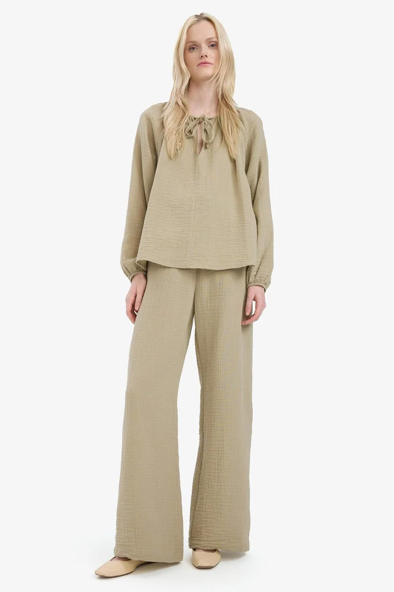 ديفاكتو Double Pocket High Waist Wide Leg Muslin Fabric Trousers