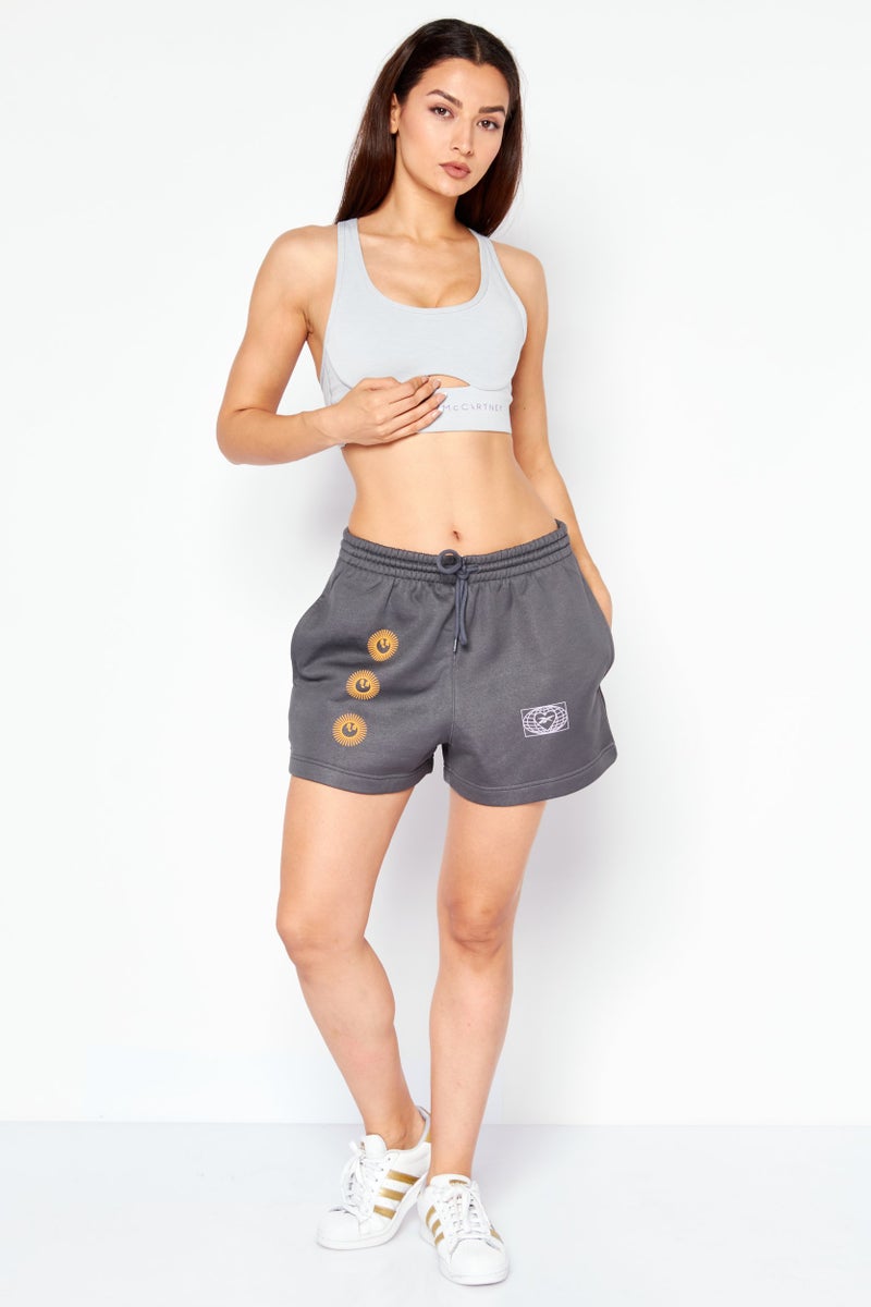 Reebok شورت رياضي قصير للتدريب للنساء، رمادي - Image 4