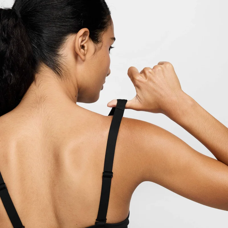 Nike Black Women's Pro Indy Plunge Medium-Support Sports Bra for Women | Best Price UAE