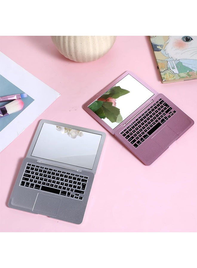 2 جهاز كمبيوتر شخصي ميني لعبة جيب مرآة، مرآة صغيرة المدمجة، قطة الكمبيوتر المحمول على شكل مرايا، مرآة الكمبيوتر المزيفة قابلة للطي المحمولة لحفظة السفر المكياج المنزلي ديكور الدمية الحيوانات الأليفة (الفضة والوردي) - Image 5