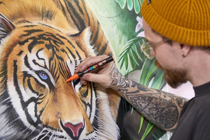 posca Markers Set, 4 Medium Paint Markers 5M – Mono Tones – Black, White, Gold, Silver - Image 3