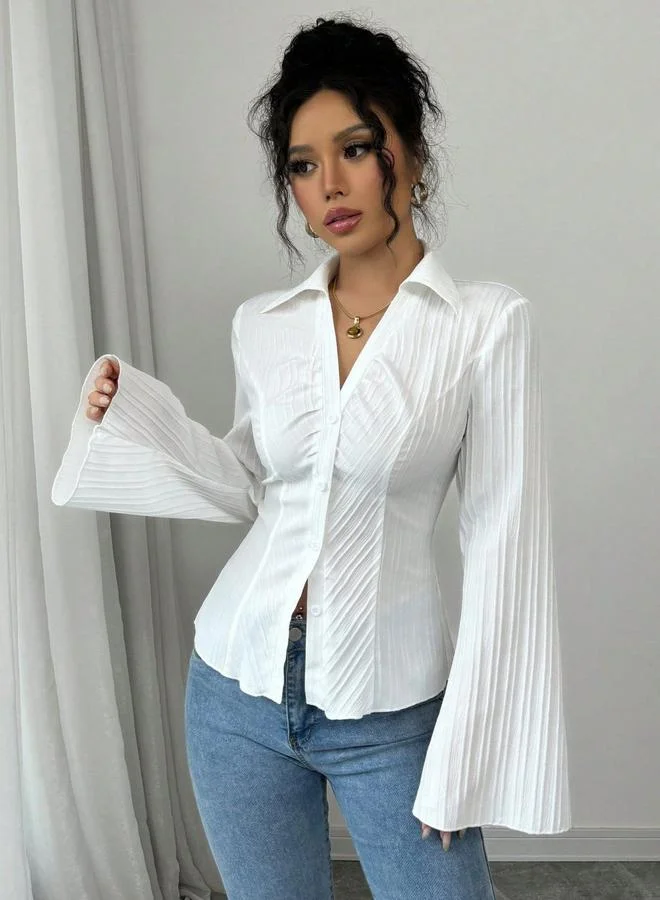 تايك تو بلوزة أبيض بأكمام جرس بارزة الملمس