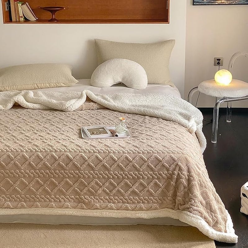 Loquat Comfy KING SIZE(200X230cm) Reversable Faux Fur soft &Fluffy Blanket (light coffee) - Image 2