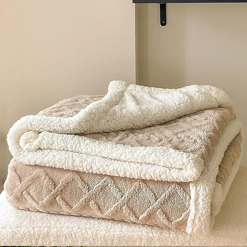 Loquat Comfy KING SIZE(200X230cm) Reversable Faux Fur soft &Fluffy Blanket (light coffee) - Image 3