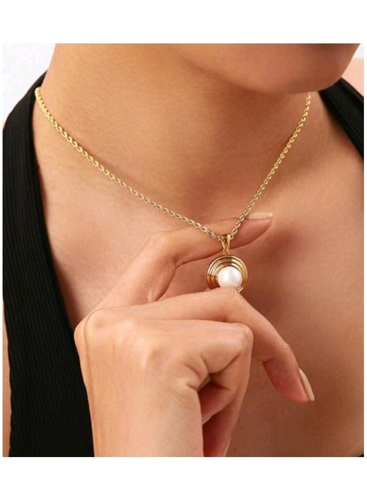 Attractives Trendy Stainless Steel Gold Plated Necklace For Women - Image 3