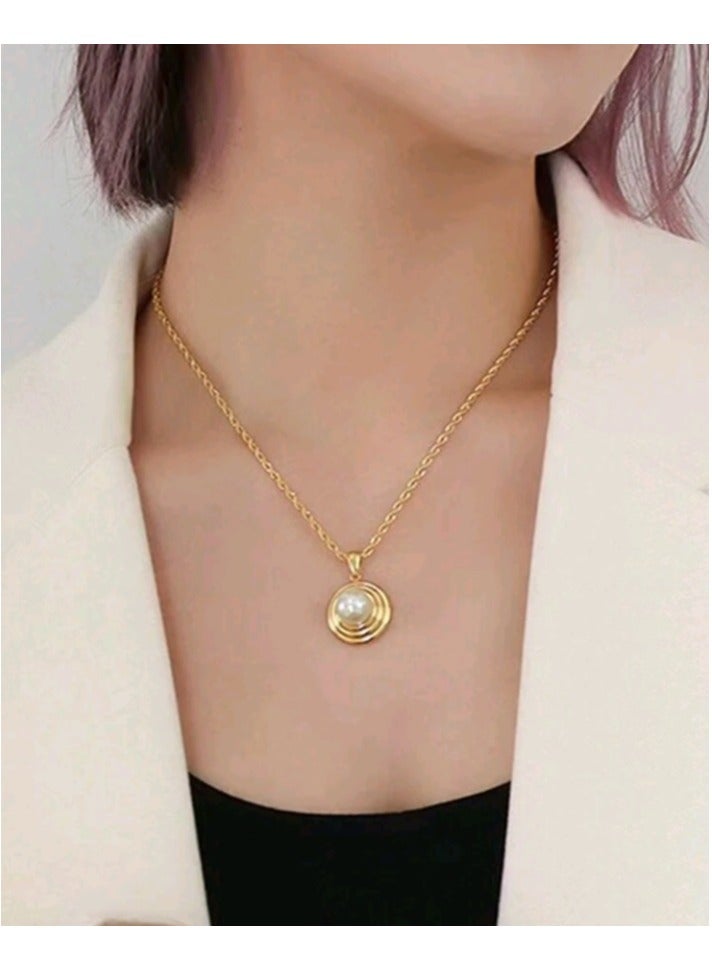 Attractives Trendy Stainless Steel Gold Plated Necklace For Women - Image 1