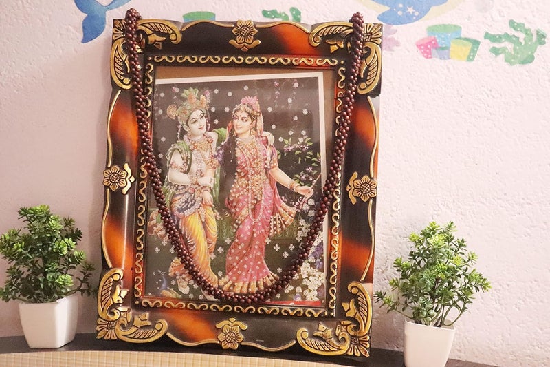 NRSON Sandalwood Garland for Photo Frame Chandan Photo Frame MALA Garland for Photos of Loved Ones Garland Gajra Sandalwood MALA for God Ancestors and Pitra Pooja Room Size 12 Inches - Image 1