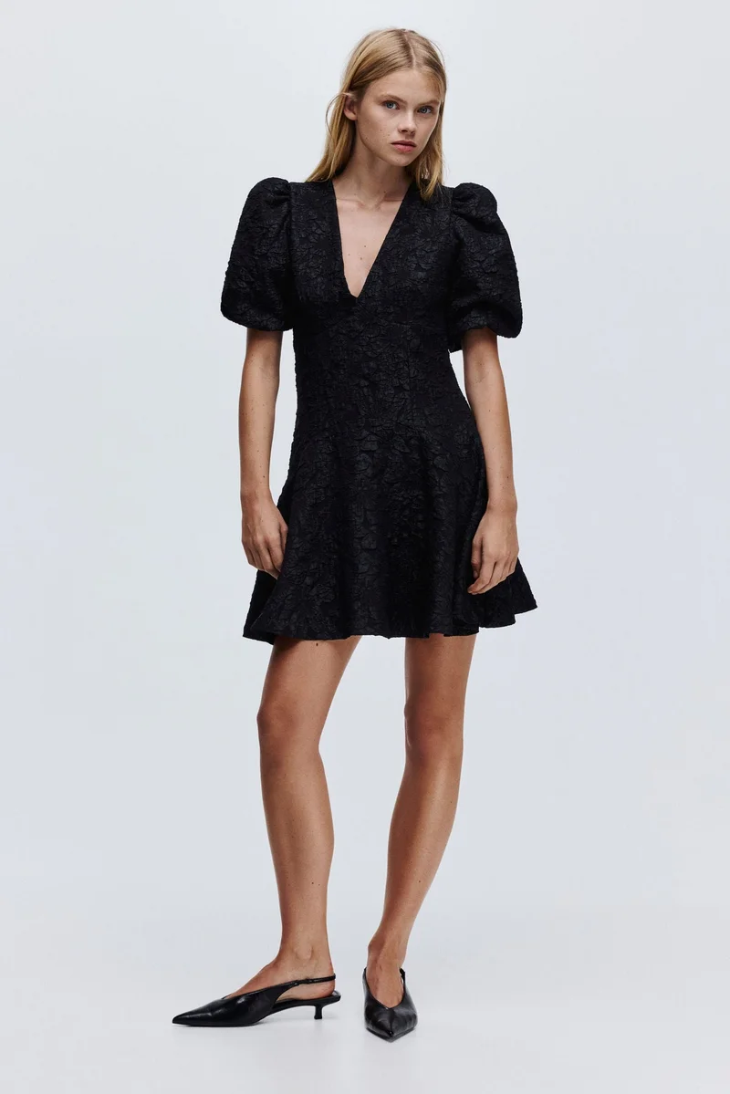 اتش اند ام فستان بأكمام منفوخة