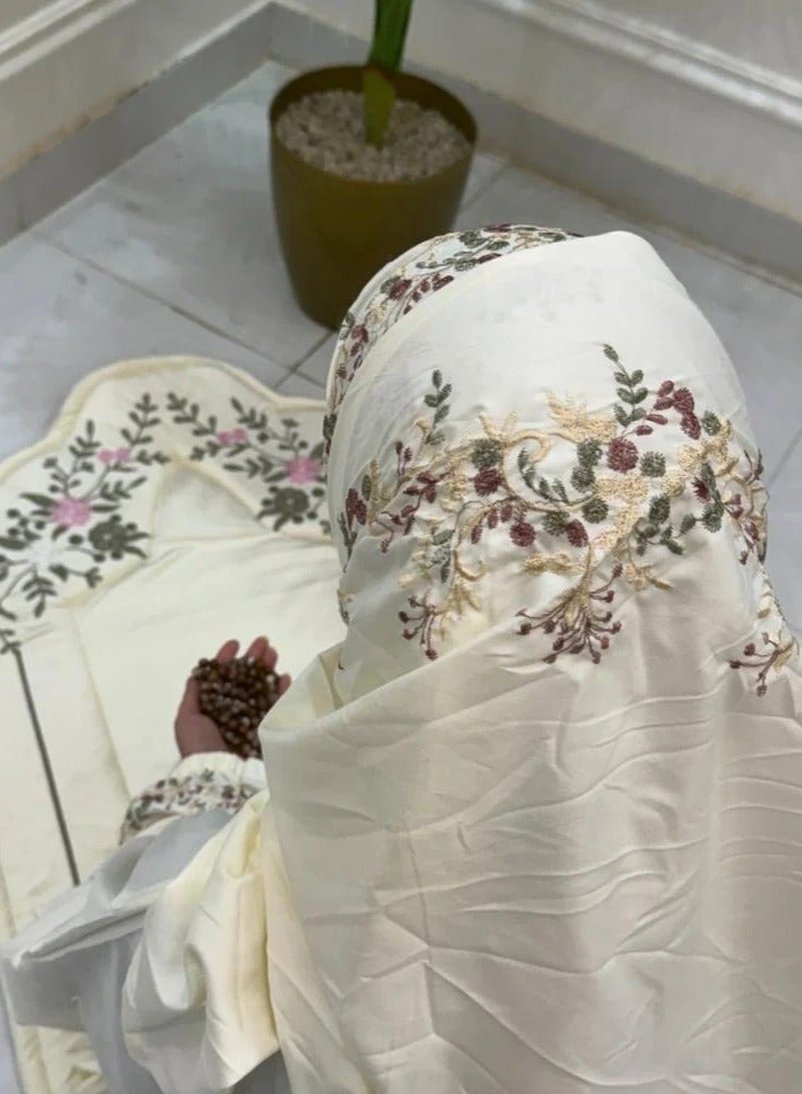 Padded prayer mat set with open prayer shawl, embroidered with luxurious roses – 3 pieces – soft and comfortable fabric – elegant gift for women – suitable for everyday use, Ramadan, and Eid - Image 2