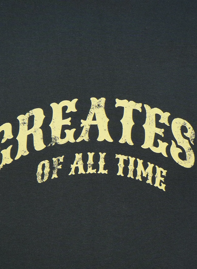 GIORDANO  Men’s Slim Cotton Crew Neck Message Print Tee for Men | Best Price UAE