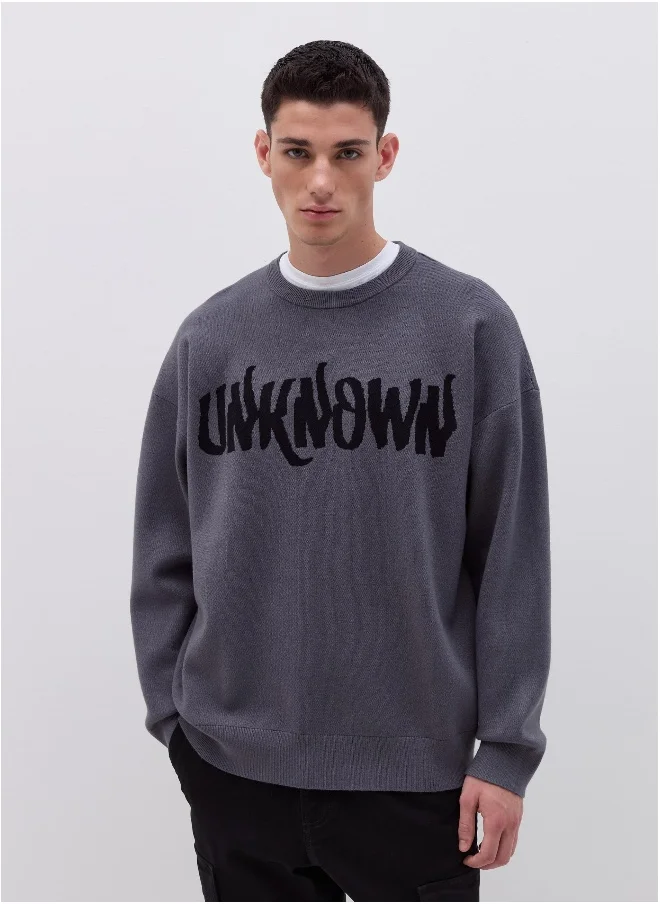 او في اس Pullover with jacquard lettering