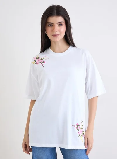 Styli Styli White Embroidered Panel Oversized T-Shirt