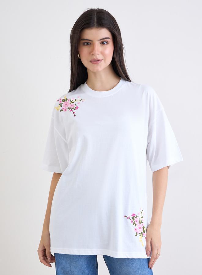 Styli White Embroidered Panel Oversized T-Shirt - Image 1
