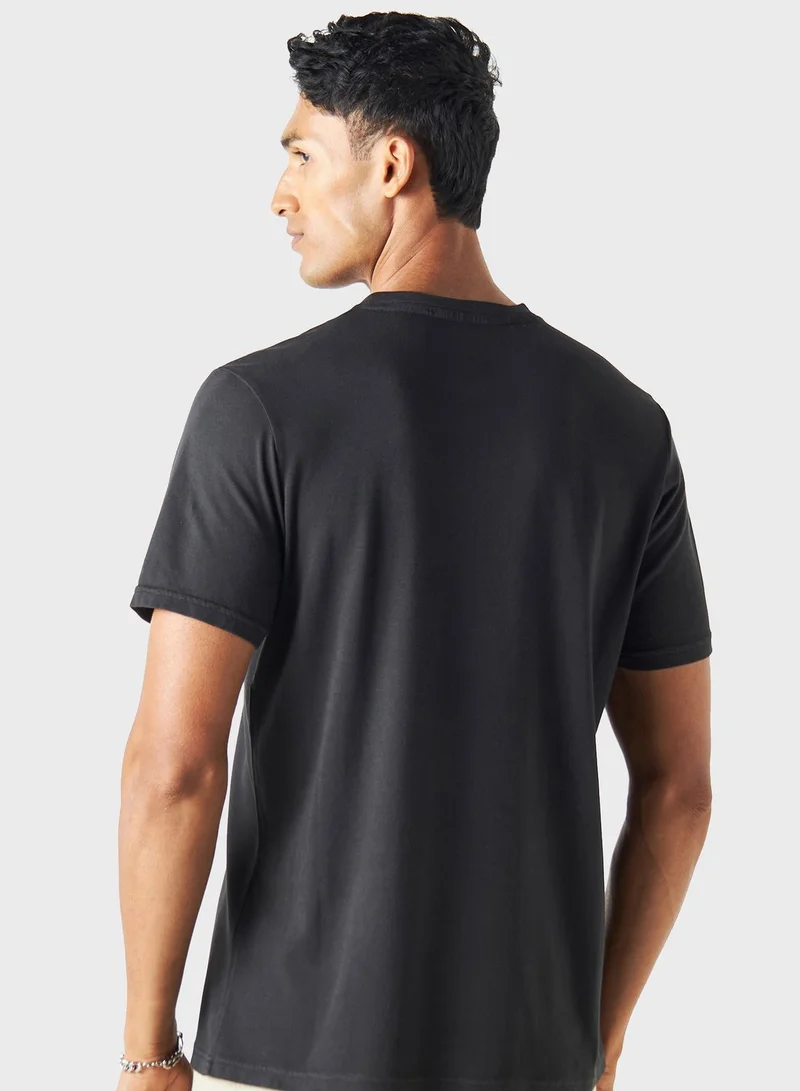 إيكو يو إن إل تي دي. Graphic Print Crew Neck T-Shirt