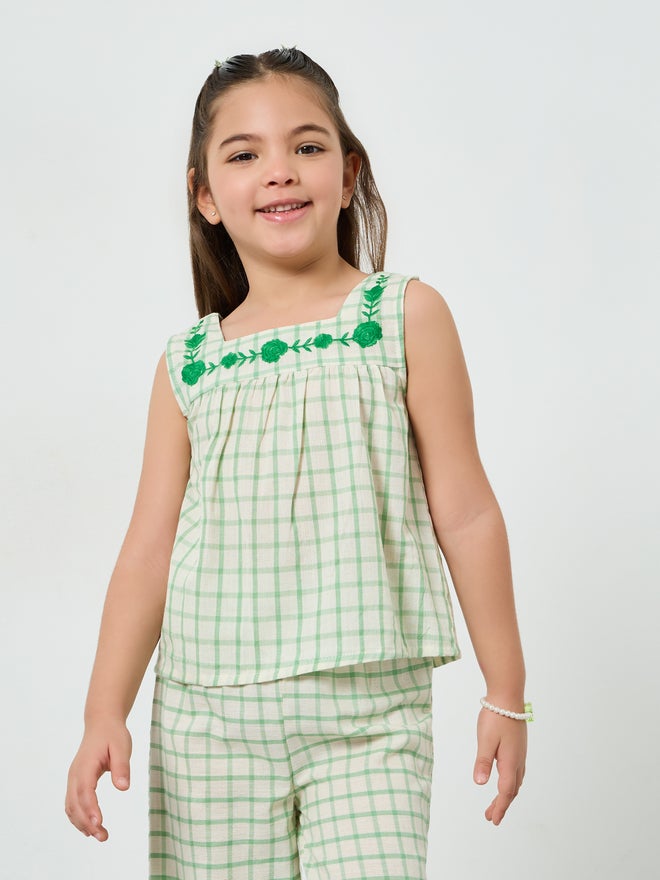 Styli Girls Green Checkered Top and Pants Set - Image 2
