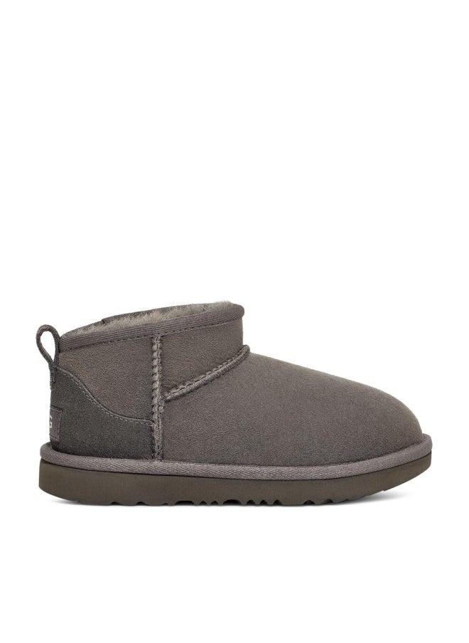 UGG Unisex-Child Classic Ultra Mini Boot, Grey, 3 Little Kid - Image 1