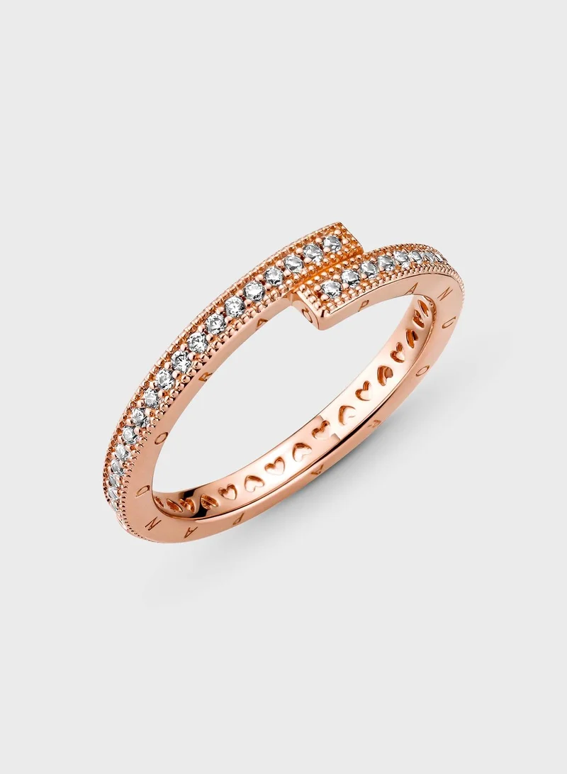 PANDORA Sparkling Overlapping Ring