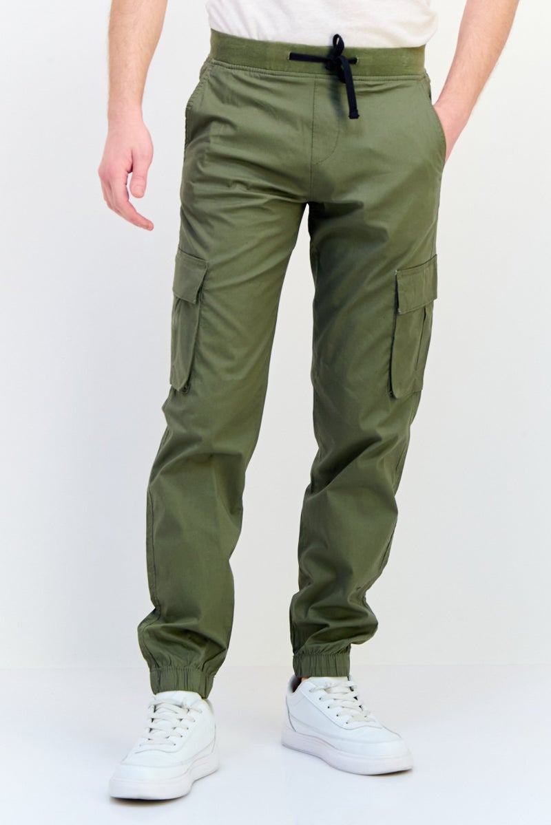 Celio سروال كارجو للرجال بقصة عادية بلون زيتوني مع حبل سحب - Image 1