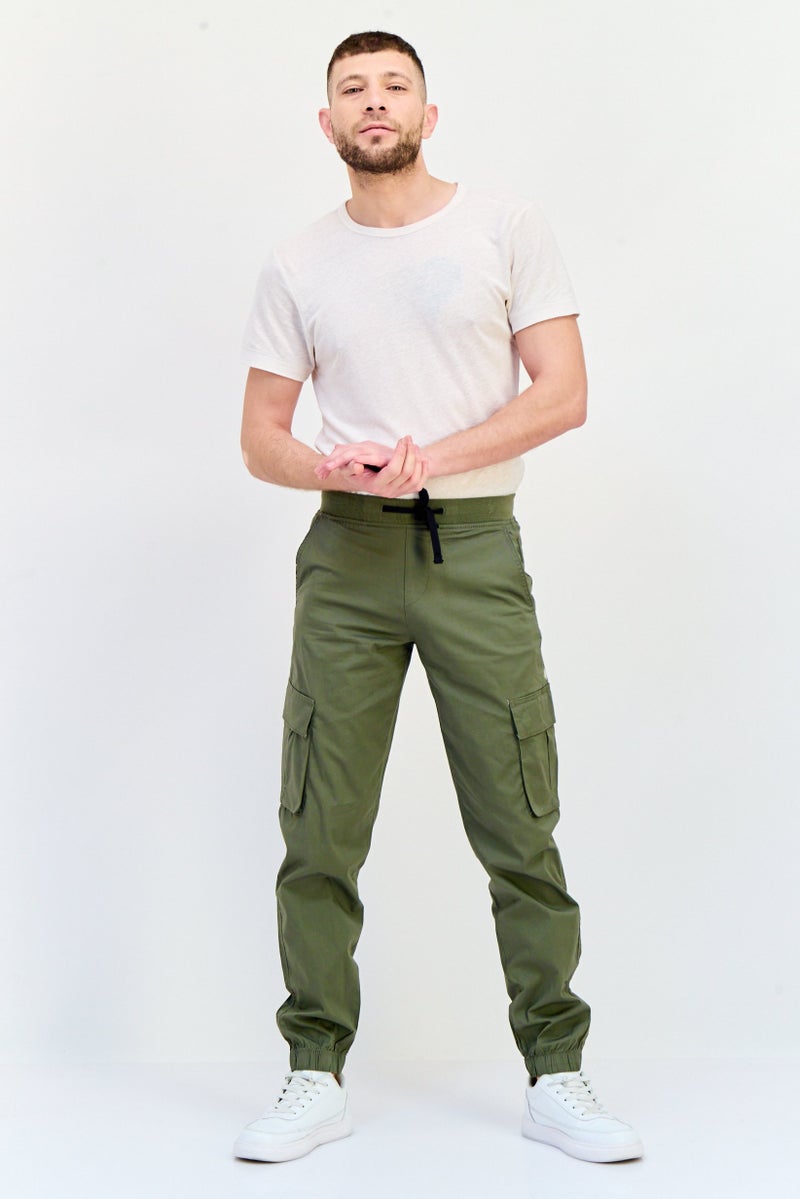 Celio سروال كارجو للرجال بقصة عادية بلون زيتوني مع حبل سحب - Image 4