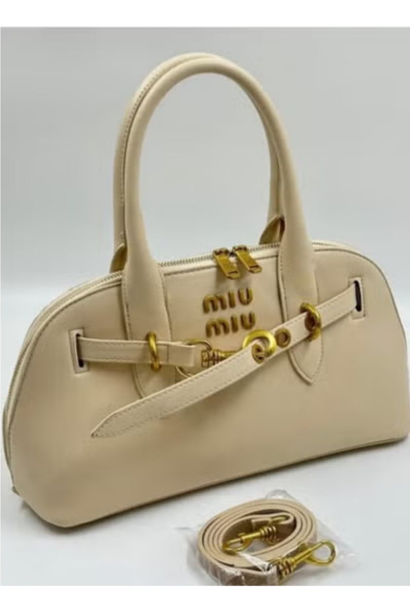 مياو مياو حقيبة يد من جلد نابا مع مقبض علوي من Aventure