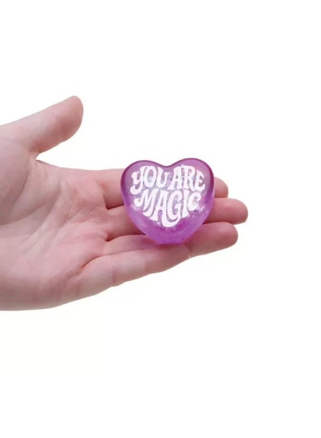 نيدوه لعبة تخفيف التوتر NeeDoh Teenie Sparkle Hearts - قلوب لامعة طرية قابلة للعصر (3 قطع) - Image 2