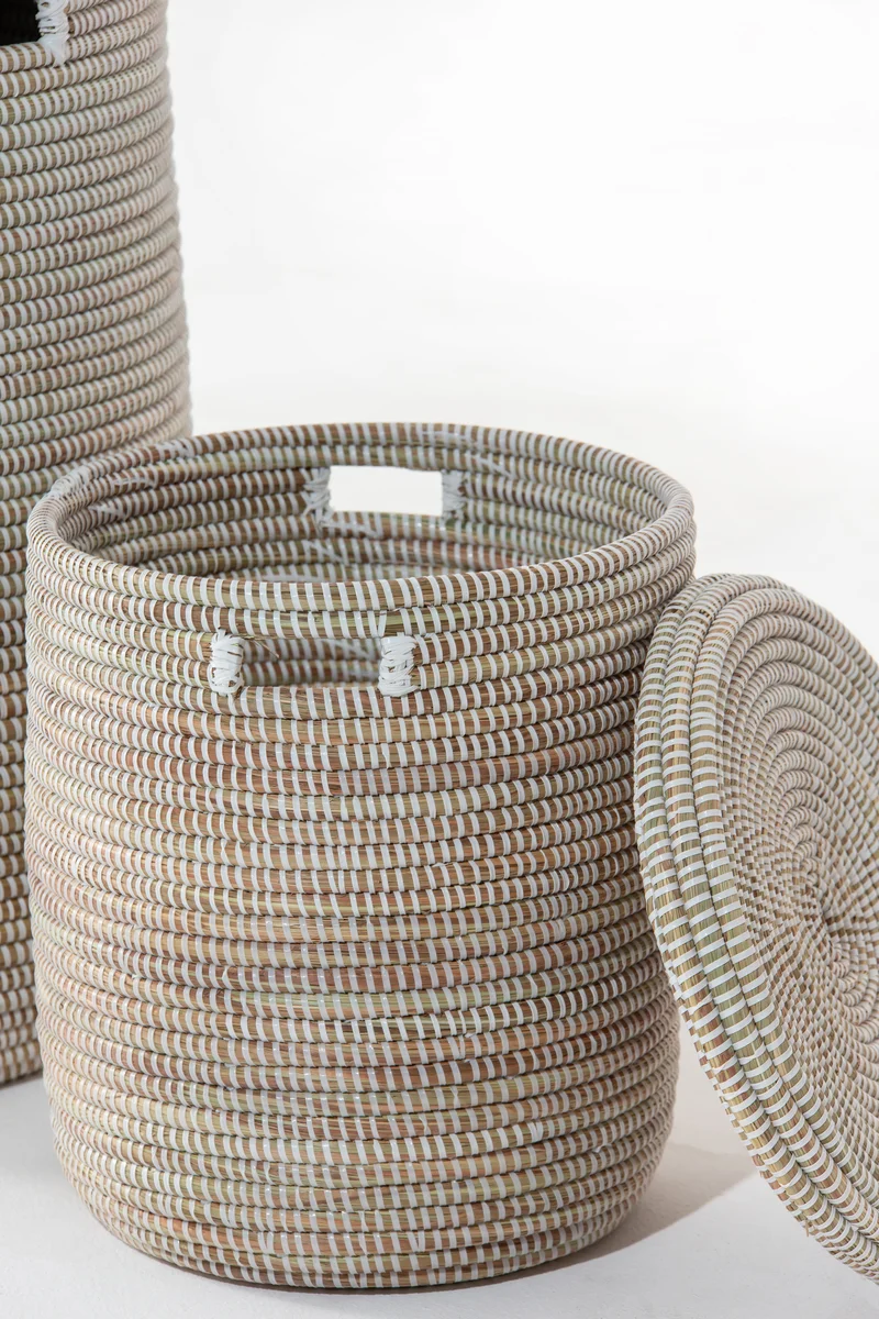 هومكود سلة تشينارا بيضاء مصنوعة يدوياً