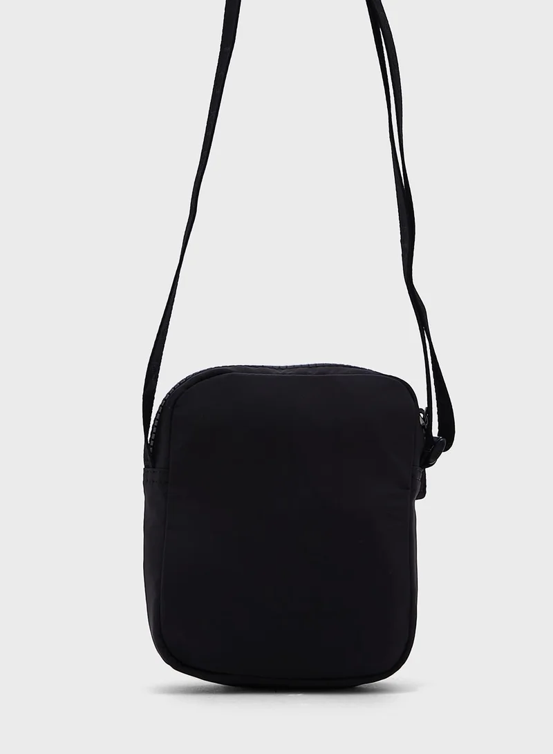 TOMMY HILFIGER Narrow Strap Messenger Bag