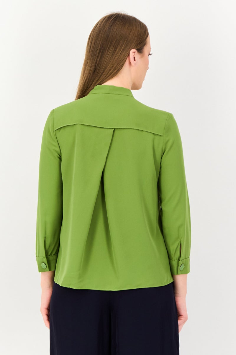 VERO MODA بلوزة نسائية بأكمام طويلة وياقة مربوطة، خضراء - Image 3