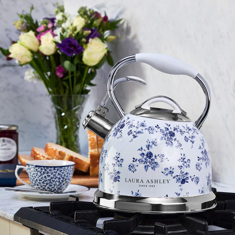 LAURA ASHLEY غلاية لورا آشلي الصين الوردية مع صفارة - 2.5 لتر غلاية سريعة الغليان من الفولاذ المقاوم للصدأ - غلاية للتخييم بمقبض بارد مغطى بالسليكون للغاز، موقد الحث - متوافقة مع موقد آغا - Image 2