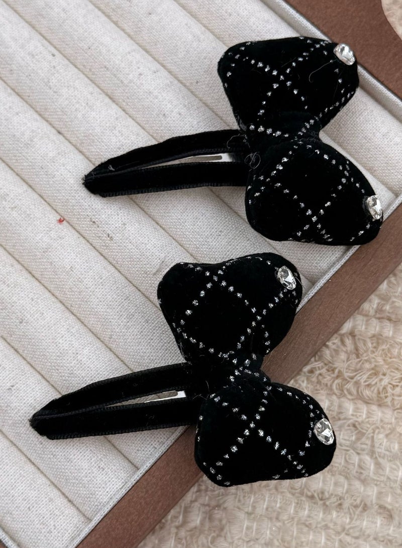 Mark Fairwhale Minimally Designed Side Fringe Clip 