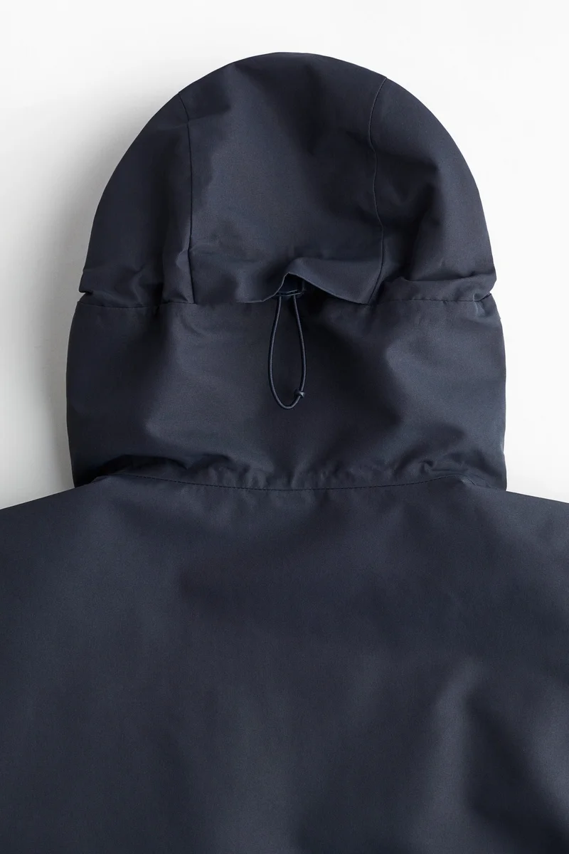 اتش اند ام جاكيت تزلج مزود بحشوة من نسيج ستورم موف بقصة عادية