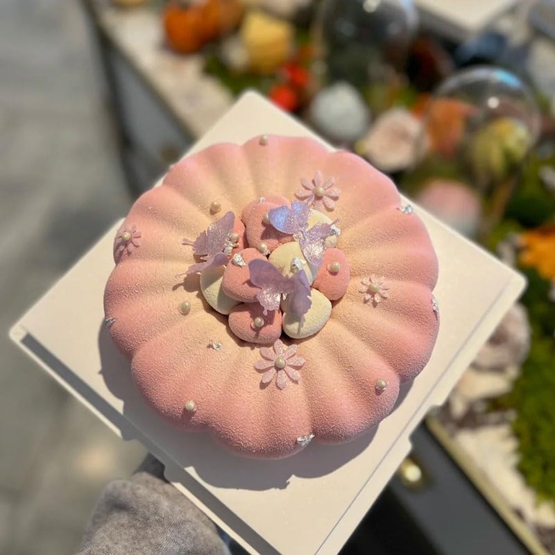 QUDUME Silicone Fluted Cake Pan, 7.8 Inch Fluted Tube Cake Pan Round Wreath Crown Mousse Cake Donut Silicone Mold for Cake Jello Gelatin Bread Para Donut - Image 3