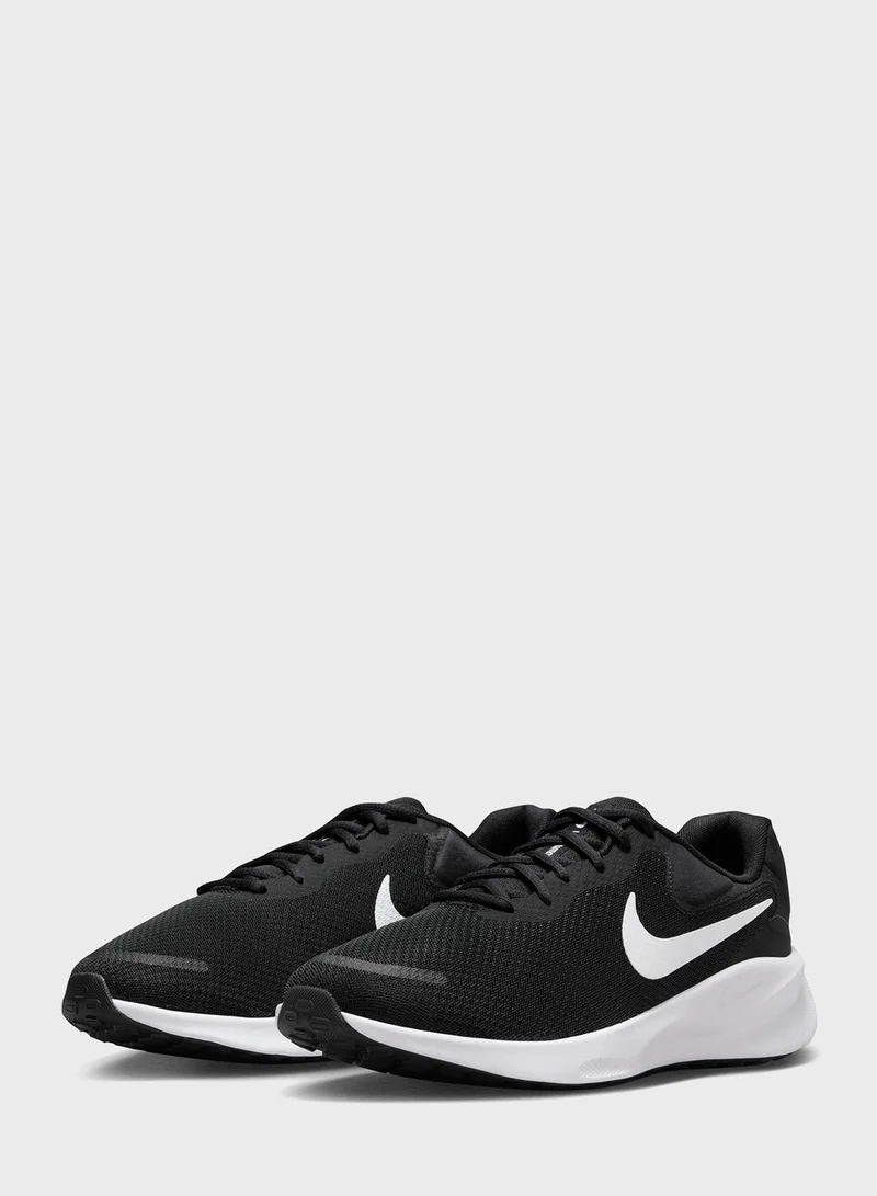 Nike Revolution 7