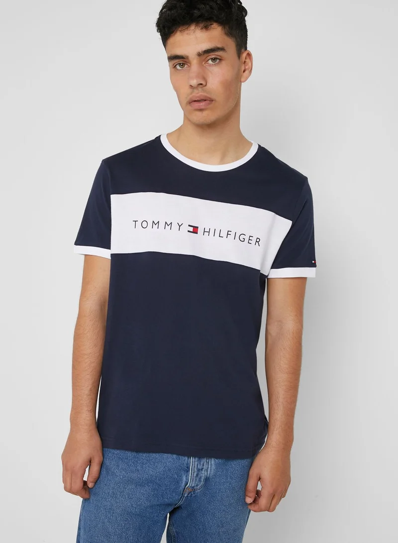TOMMY HILFIGER Logo Flag Crew Neck T-Shirt