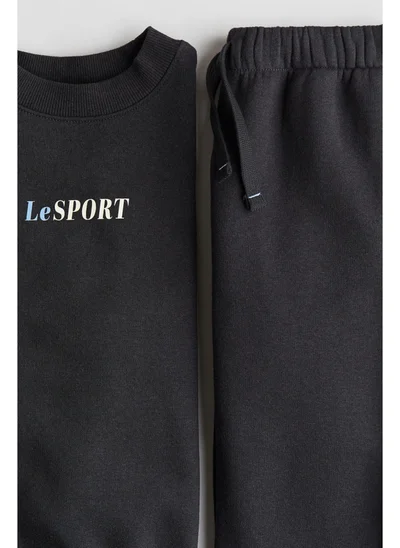 H&M 2-piece sweatshirt and joggers set