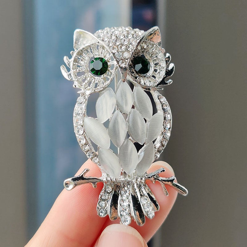 Owl Brooch 5.7*3.5 Cm: Dual-Tone Design With Captivating Cat Eye Stone - Whimsical & Sophisticated Charm Fashion Accessory for Owl Lovers, Fashion Enthusiasts, Jacket, Scarf, Bag Adornment - Image 2