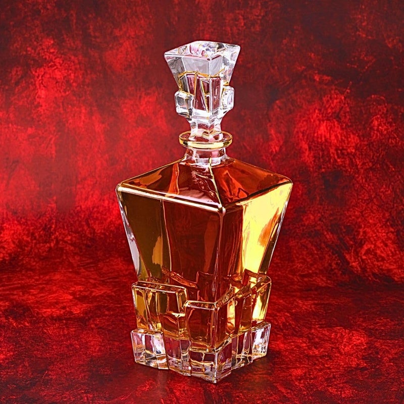 FALKOR Luxury Glassware - Constellation Decanter Elegant Classy Decanter with Gold Styling- Drinking Party Accessory - for Whiskey, Liquor, Scotch, Bourbon, Vodka or Wine - 880ml - Image 5