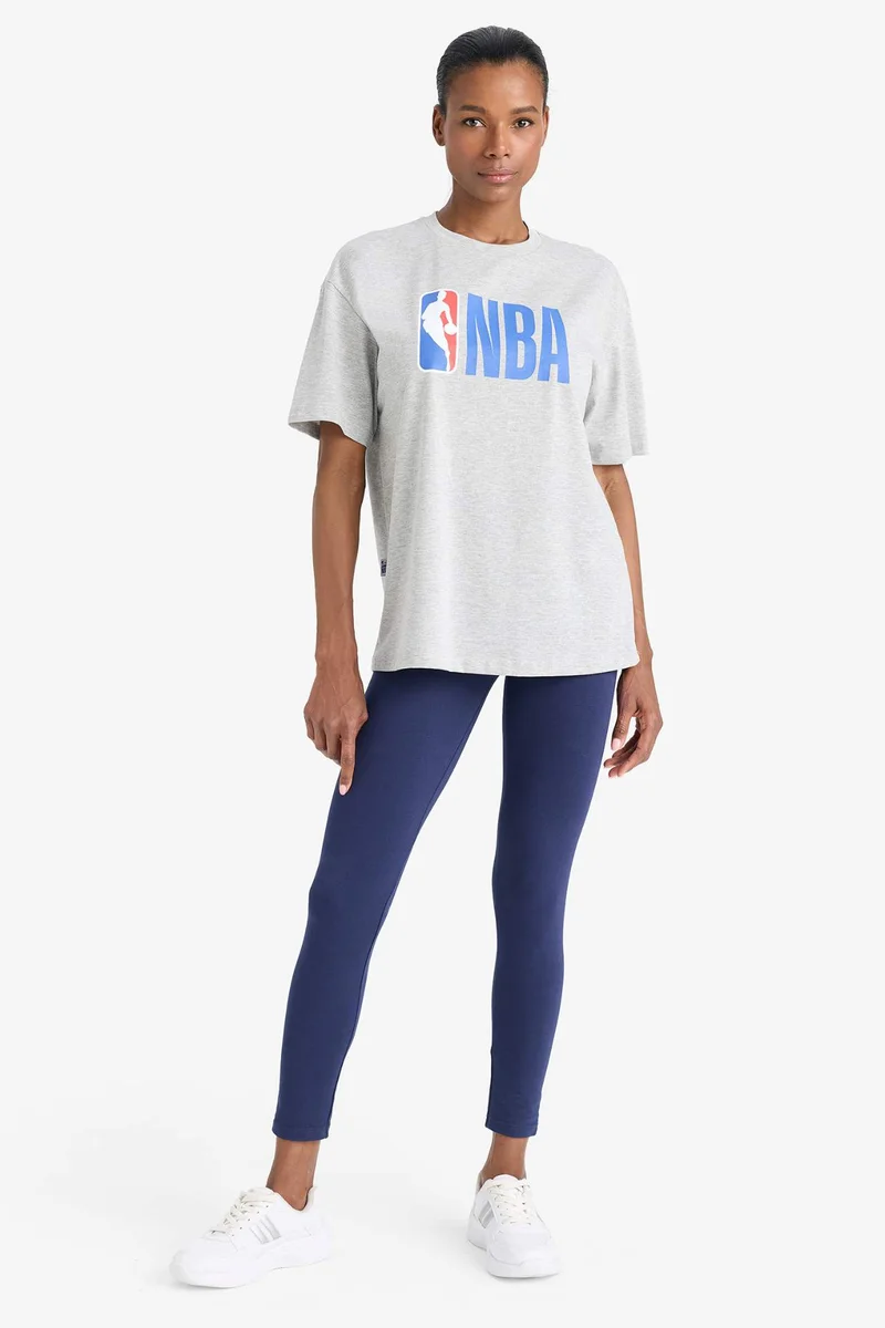 ديفاكتو Boxy Fit Crew Neck Printed T-Shirt