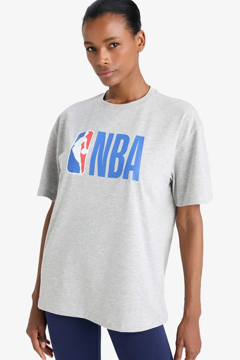 ديفاكتو Boxy Fit Crew Neck Printed T-Shirt