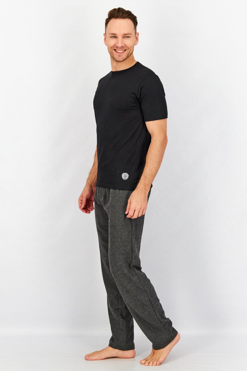 VINCE CAMUTO Men 2 Pcs Plain Short Sleeve Top And Bottom Pyjama Set, Black - Image 3