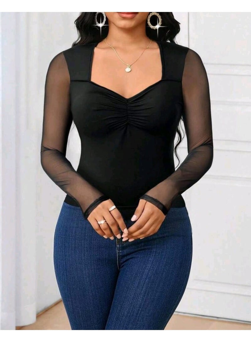 شي إن تيشيرت نسائي أسود بأكمام طويلة من قماش شبكي مرقع من SHEIN Lady - Image 1