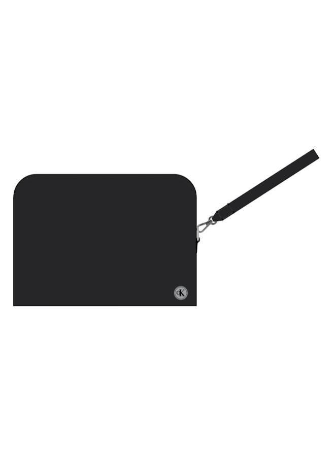 Calvin Klein Jeans Logo Detailed Toiletry Bag