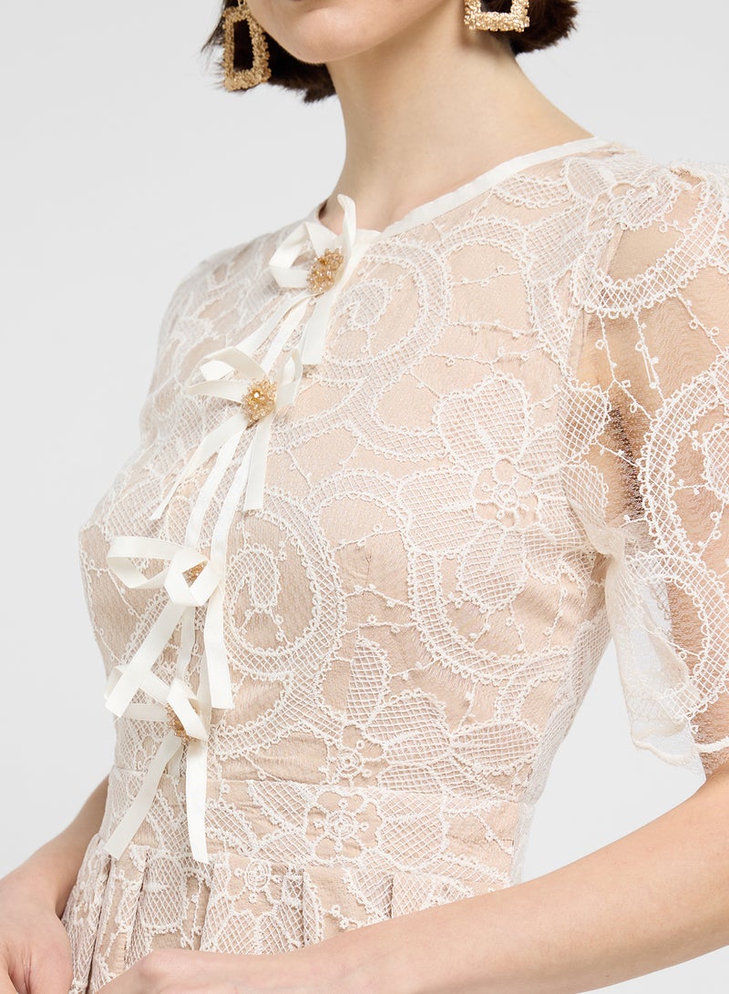 ايلا فستان ميدي دانتيل بنقشة الزهور - Image 3