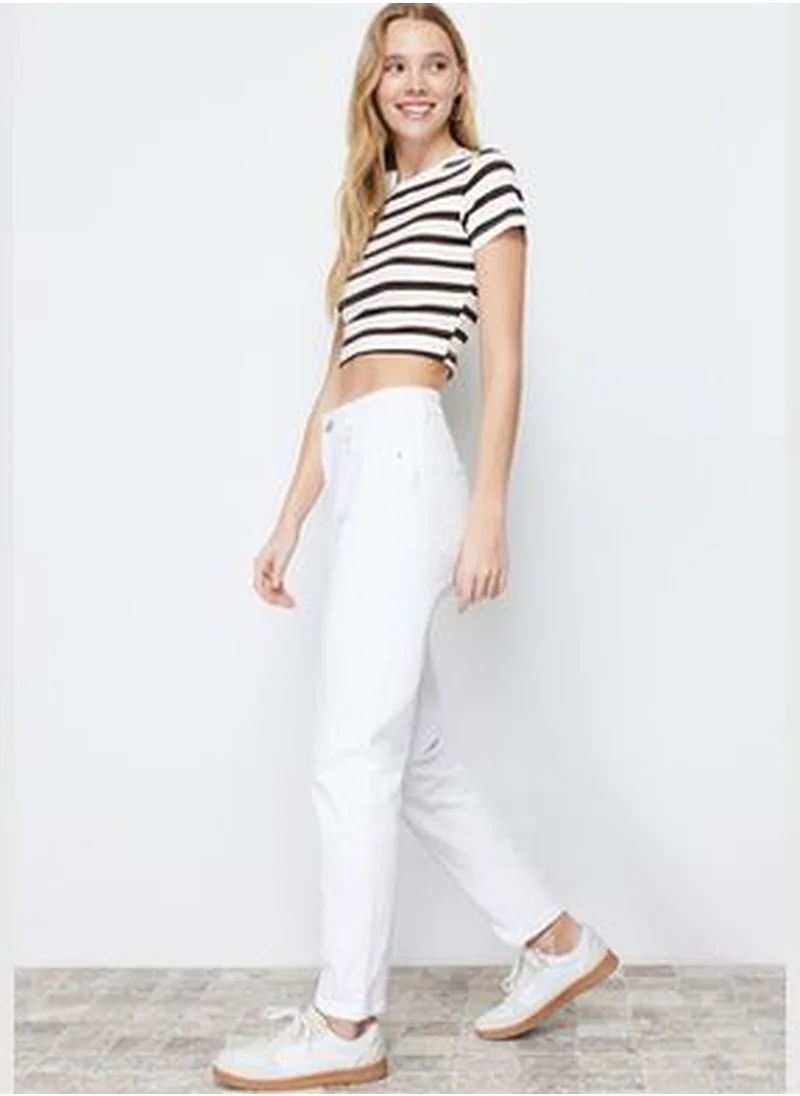 trendyol White More Sustainable High Waist Mom Jeans TWOSS24JE00122