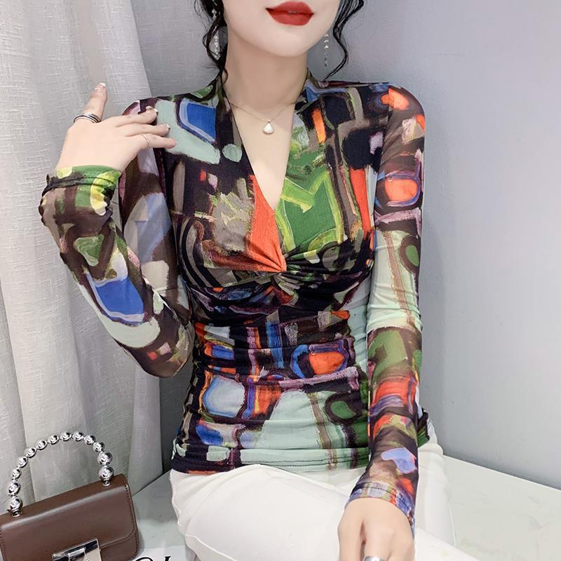 European 2025 Autumn New V-Neck Fashion Printed Mesh Long-Sleeved T-Shirt Slim-Fit Slimming All-Match Base Shirt For Women - Image 2