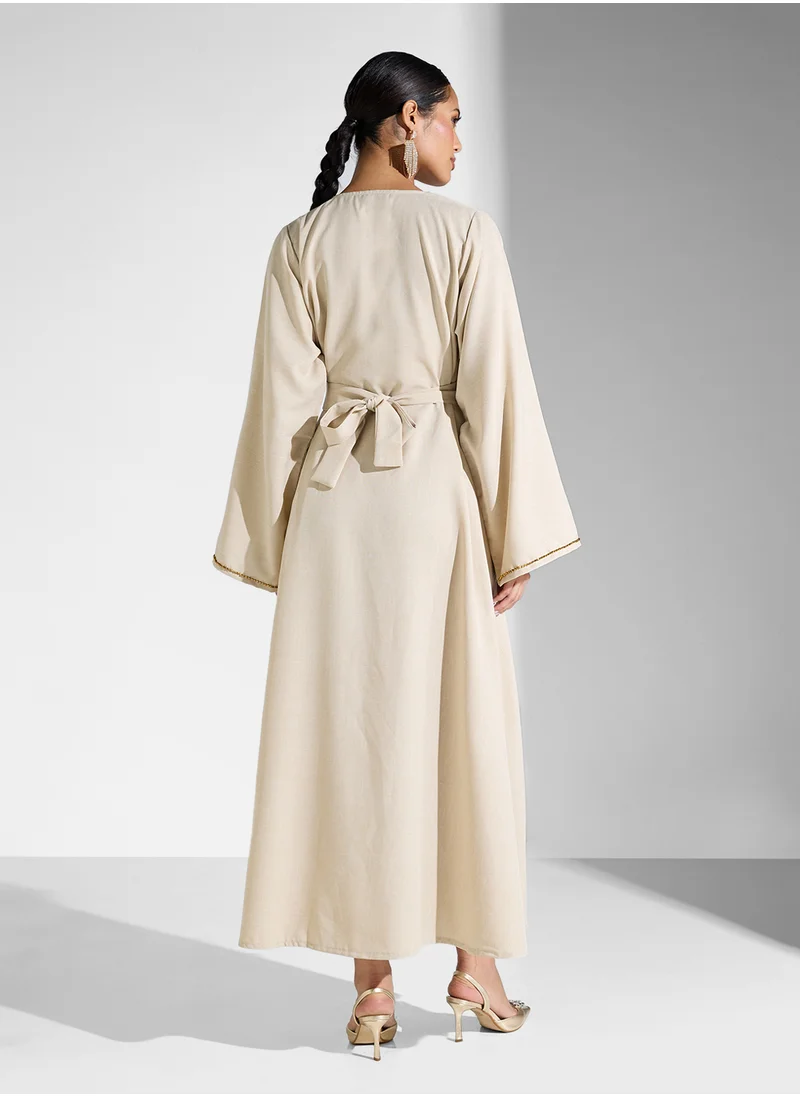 هيا كلوزيت Embellished Belted Jalabiya