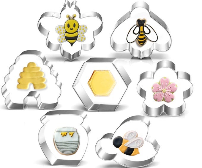 BEE COOKIE CUTTERS SET 3 INCHES 7 PIECE BEEHIVE FLOWER HONEYCOMB AND HONEY JAR STAINLESS STEEL BISCUIT MOLDS FOR HONEY BEE PARTY DECORATION FAVOR