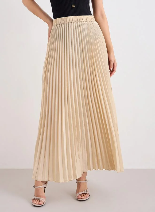 ستايلي تنورة طويلة ساتان بحافة واسعة وكسرات