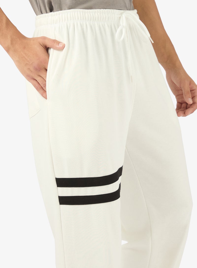 سفنتي فايف بيسيكس بنطلون رياضي بخصر مطاطي وتصميم مخطط - Image 4